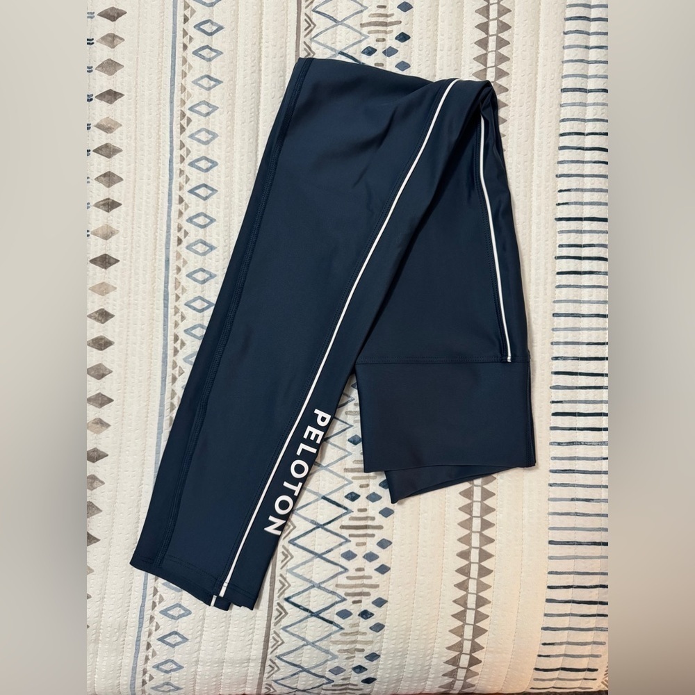 Peloton Show Up Tuxedo Stripe Legging With Piping